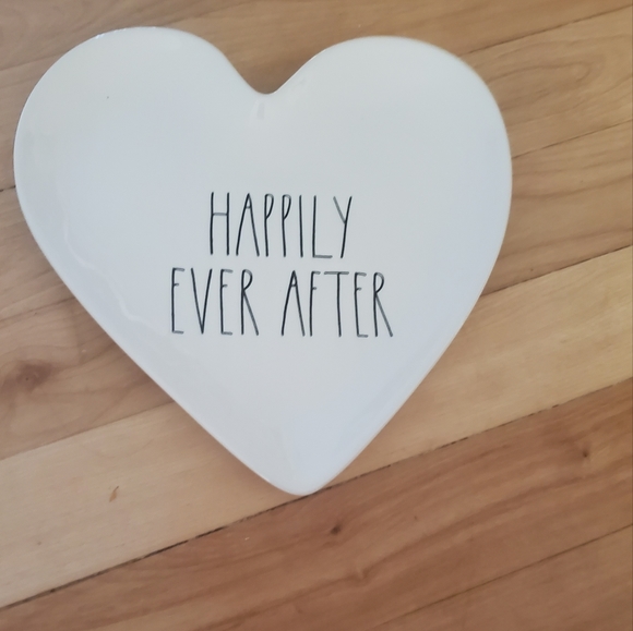 Pair of heart shaped plates - Picture 3 of 5